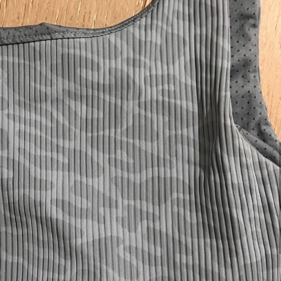 Carbon 38 Leopard Print Crop Top - Picture 4 of 4